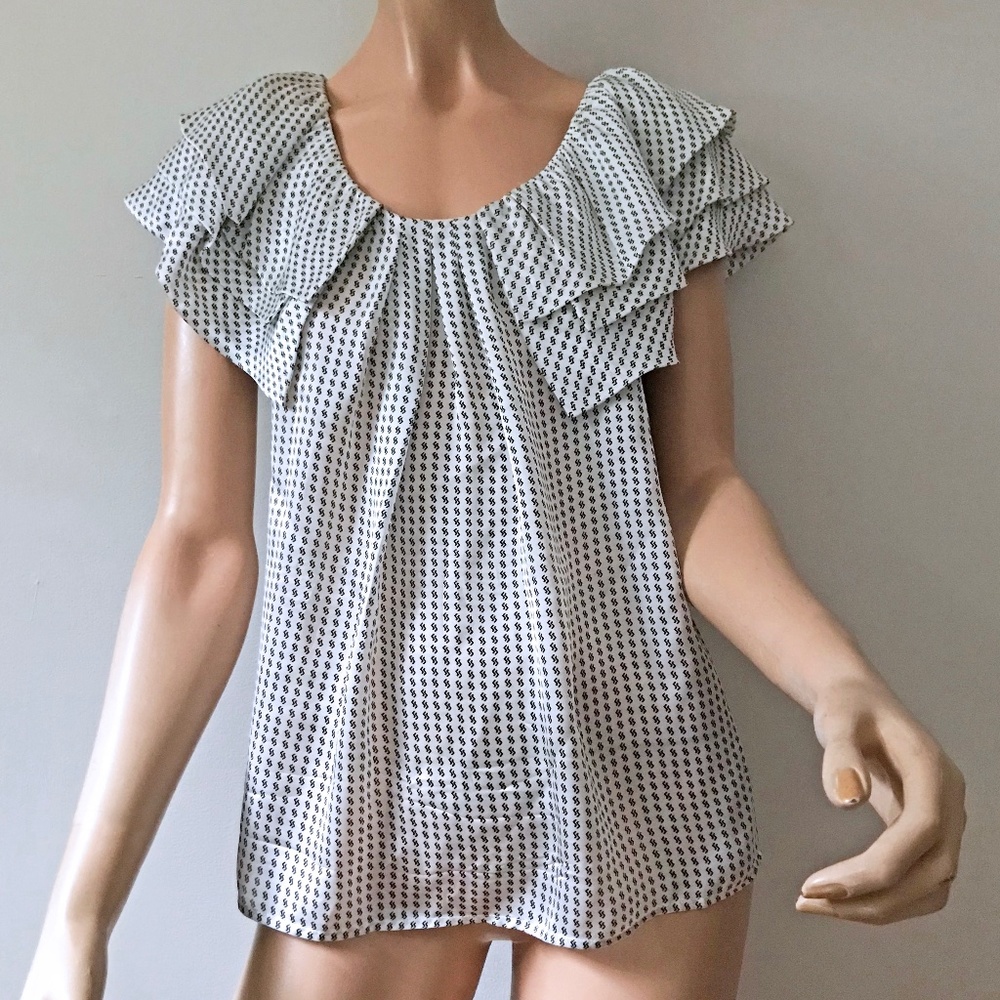 Club Monaco silk sleeveless ruffle collar blouse M